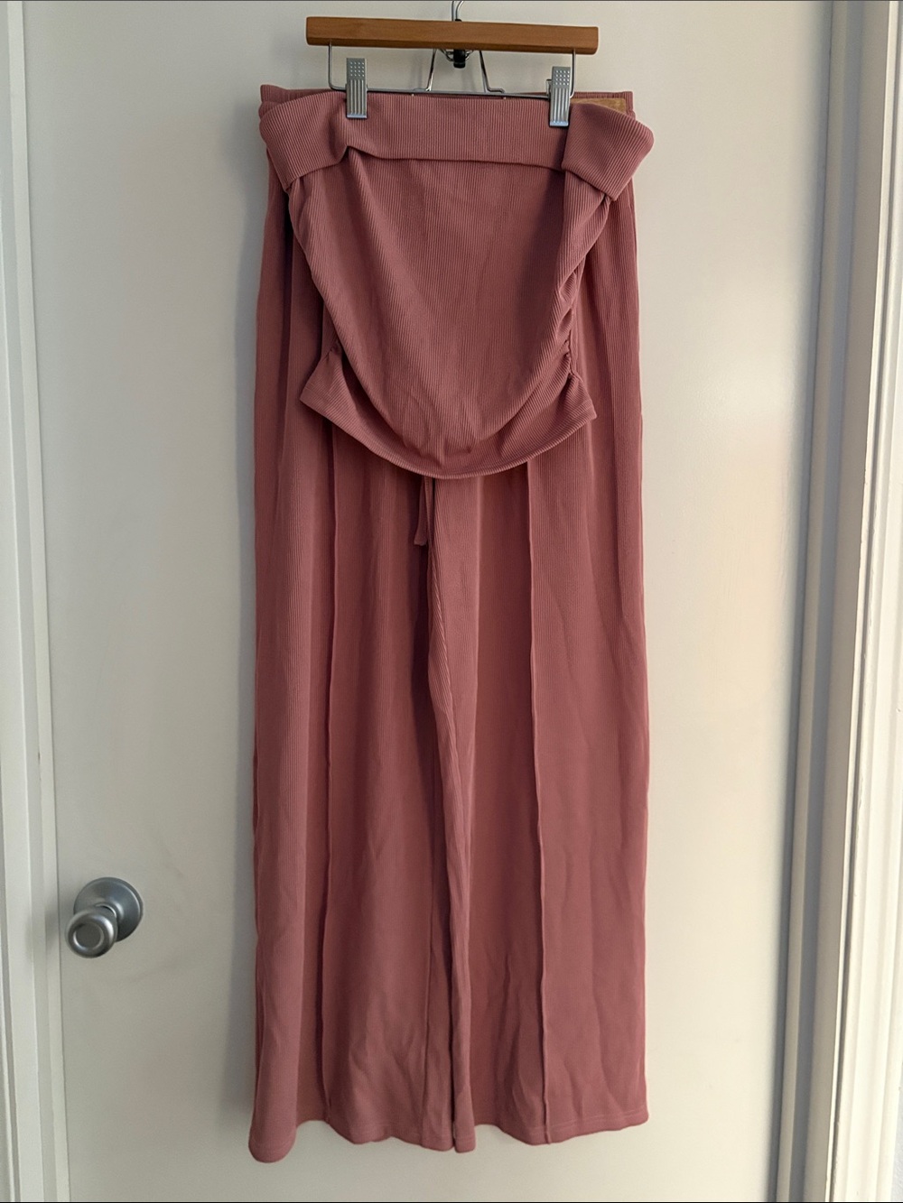 High-Rise Mauve Wide-Leg Lounge Pants with Elastic Waist and matching top
